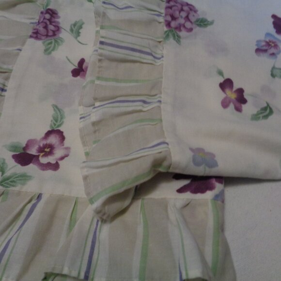 VINTAGE BEAR PATTERNS & RUFFLES FLORAL PILLOW SHAMS LOT - Picture 10 of 10